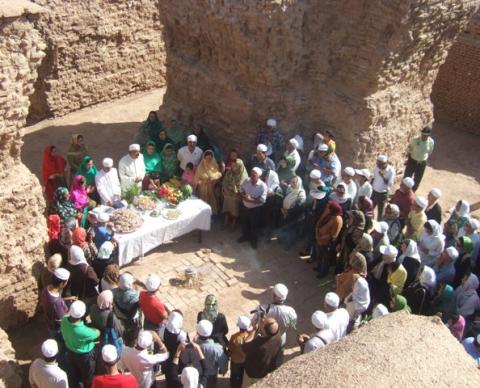 دیدار از آثار باستانی شهر تکاب و آفرینگان خوانی در آتشکده آذرگشسب