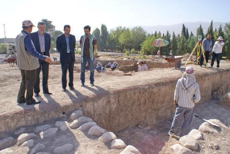 کشف مزارهای باستانی در فرودگاه خرم آباد مزار باستانی